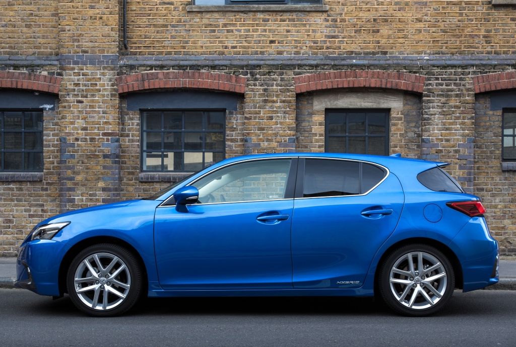 Lexus CT200h 