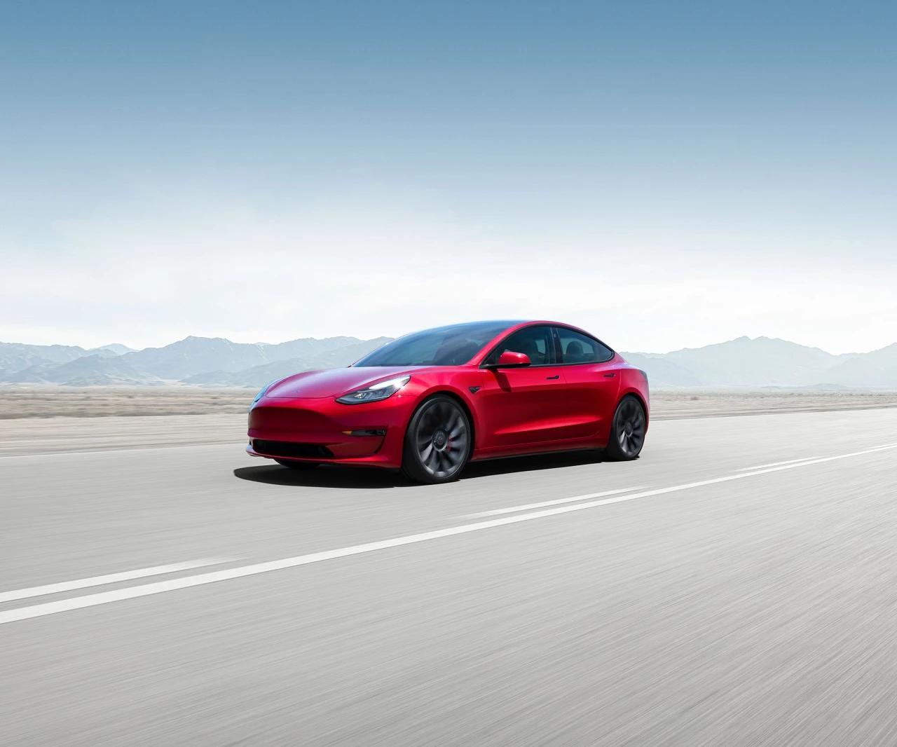 tesla wstrzymuje produkcję