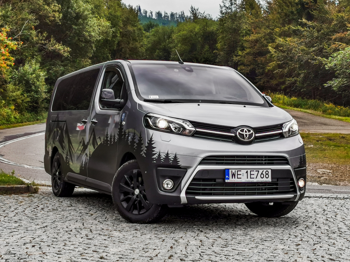 dostawcza toyota