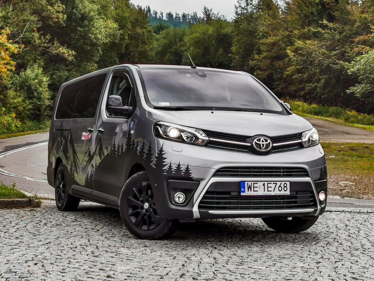 dostawcza toyota