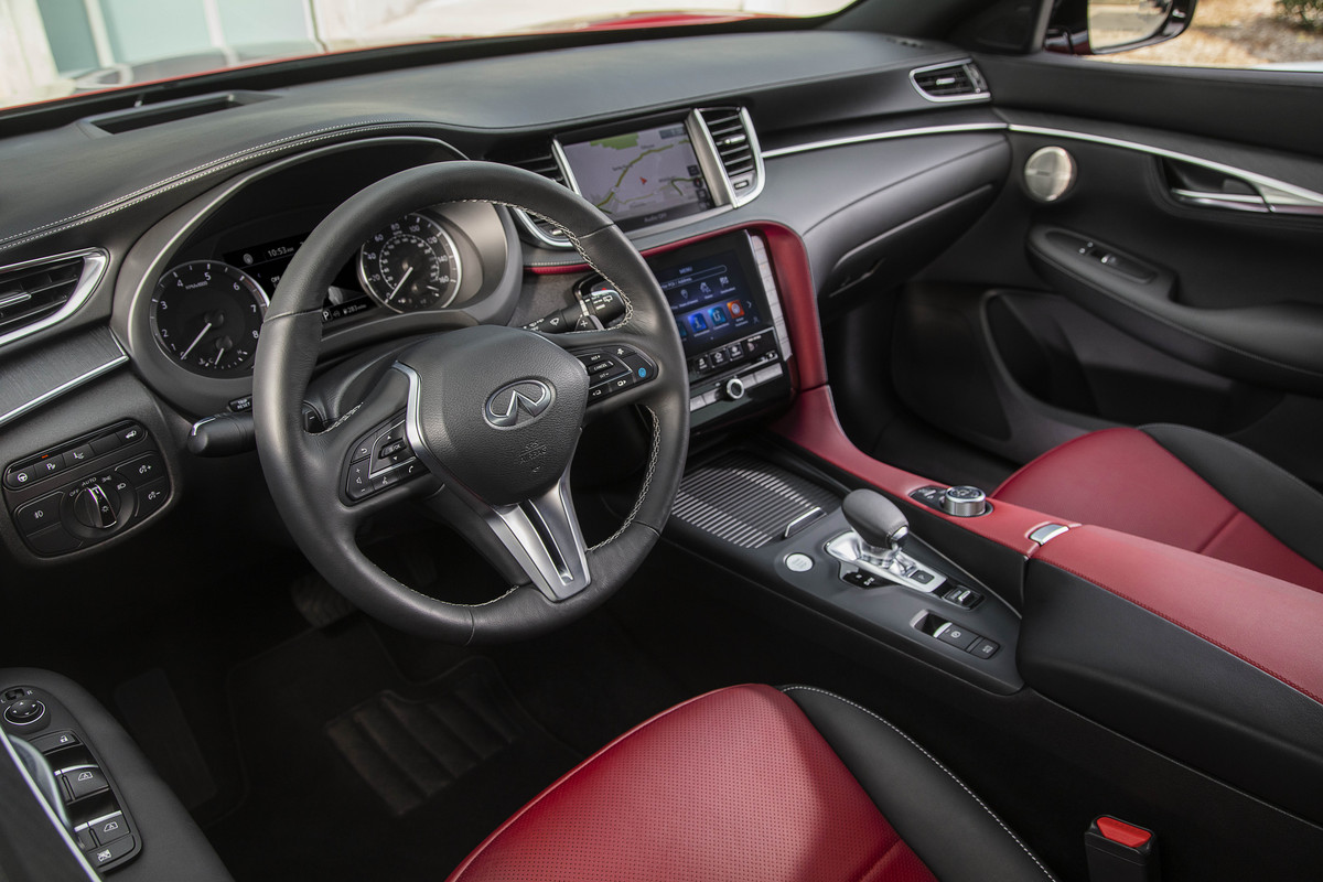 Infiniti wyszło z Europy, ale zostało w 2010 r. Tak wygląda wnętrze ich najnowszego modelu