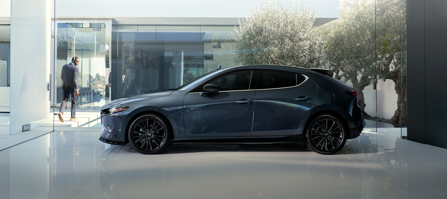 Mazda 3 Turbo osiąga 60 mil/godz. w 5,7 s. Czyli jednak jest hot hatchem