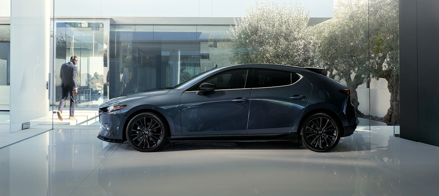 Mazda 3 Turbo osiąga 60 mil/godz. w 5,7 s. Czyli jednak jest hot hatchem