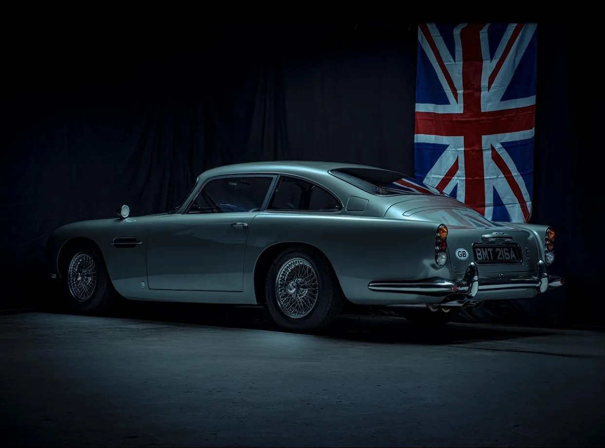 aston martin db5 james bond