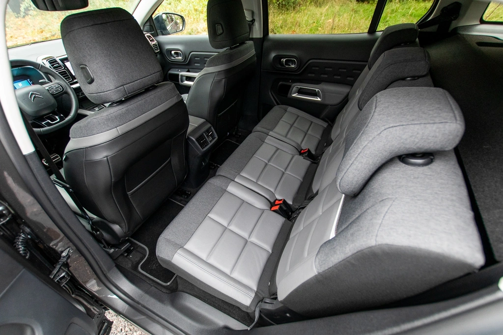 citroen c5 aircross hybrid miejsce z tyłu