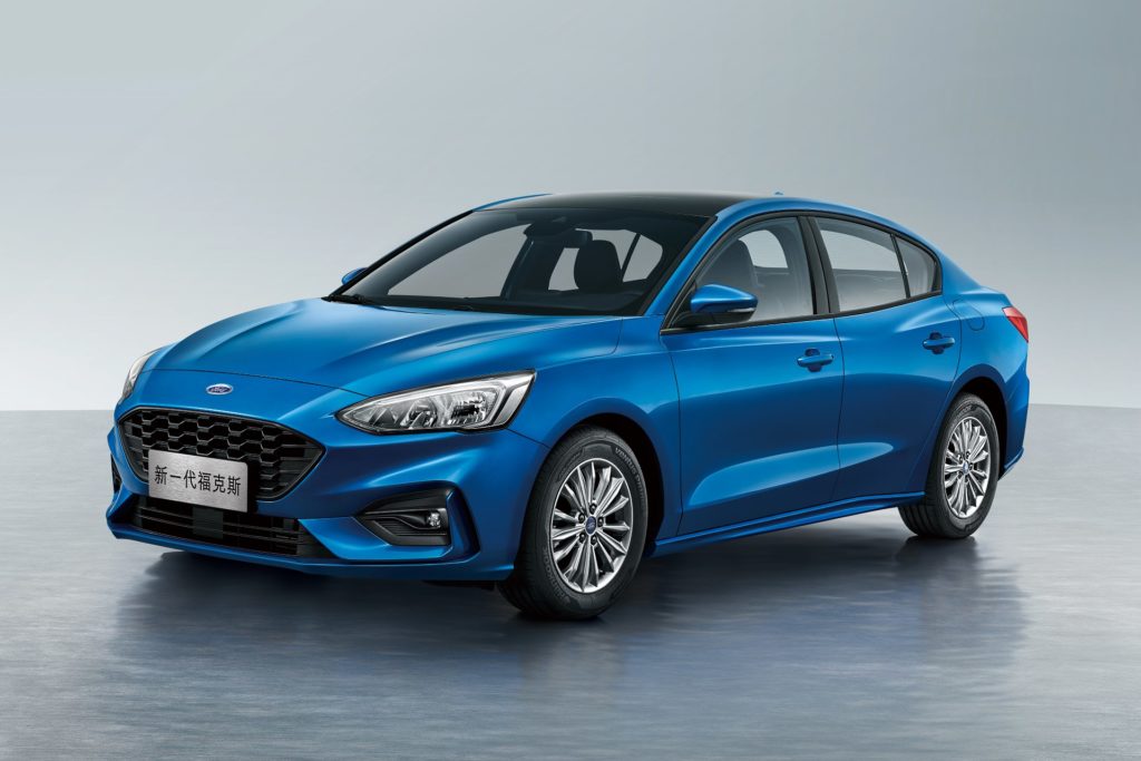Ford Focus sedan cena 
