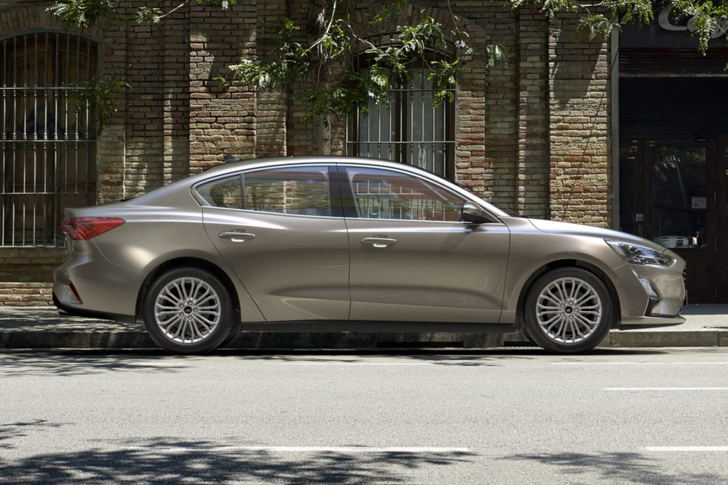 Ford Focus sedan cena 