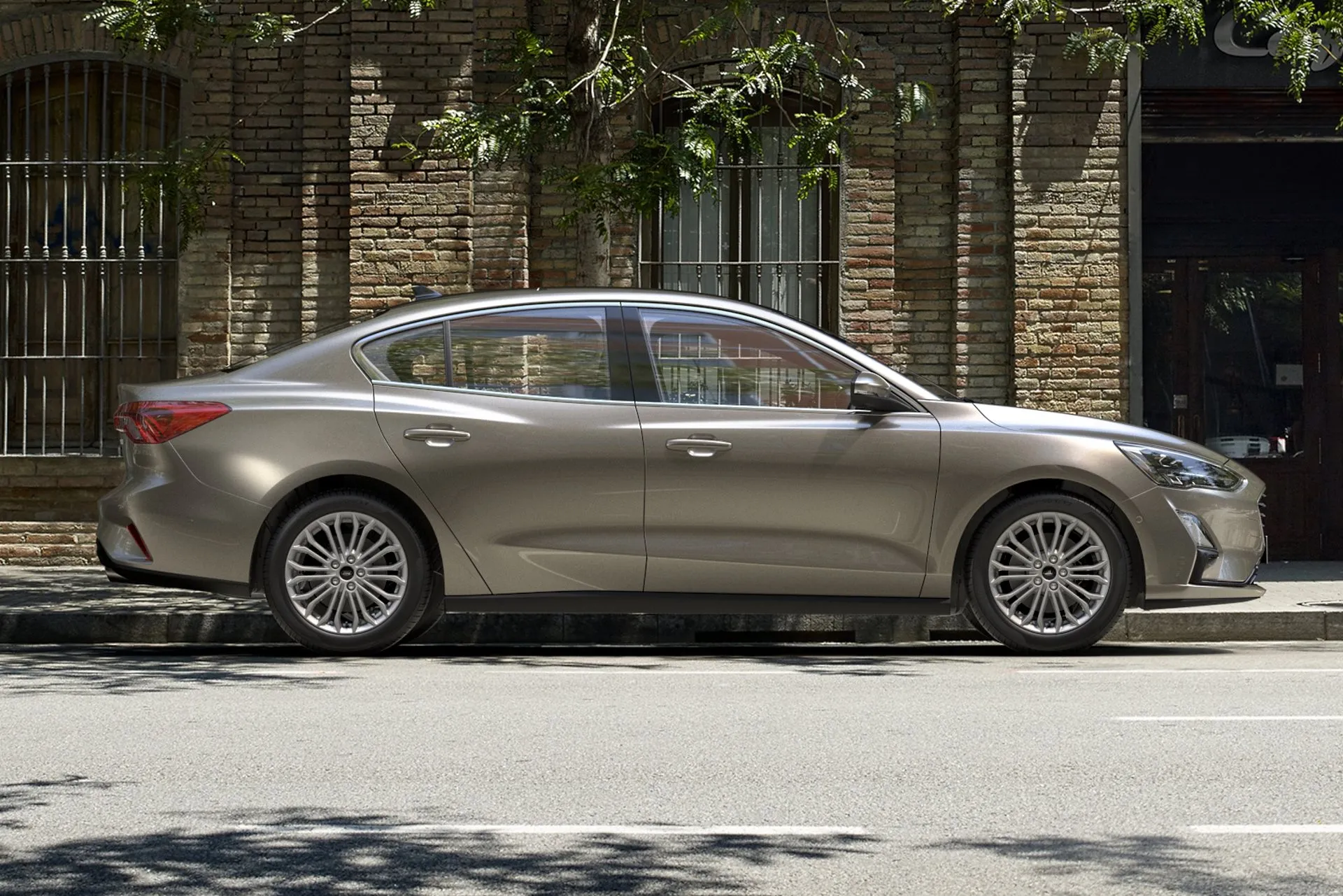 Ford Focus sedan cena 