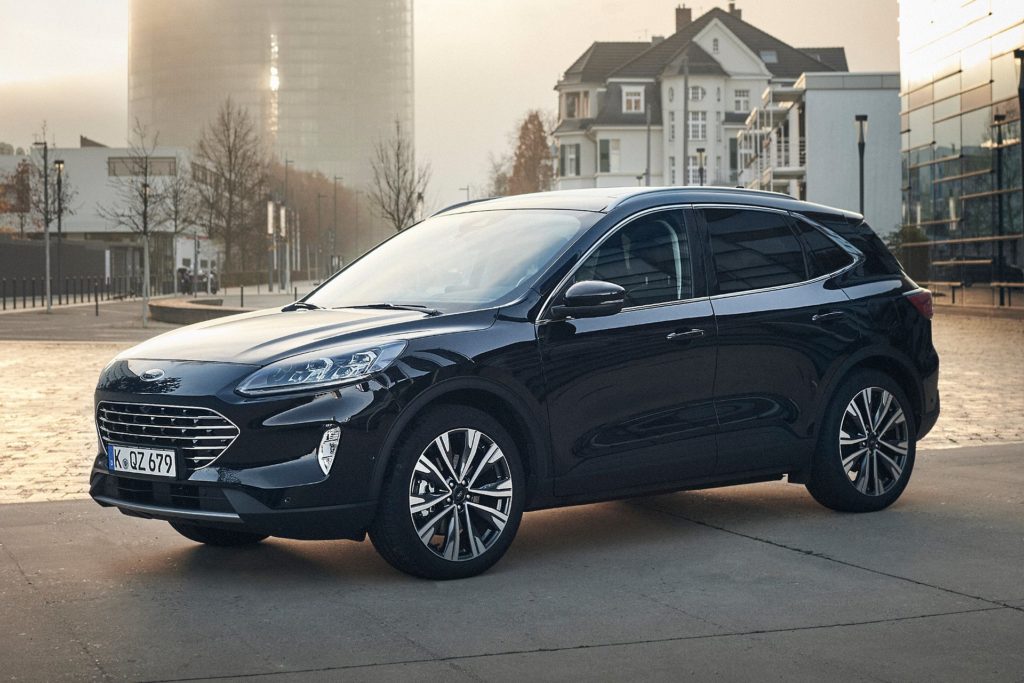 Ford Kuga Hybrid cena 