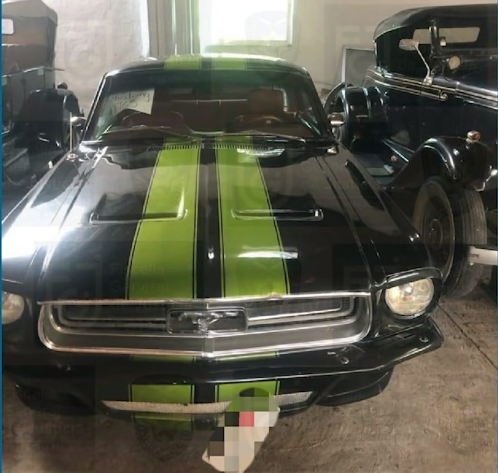 kolekcja samochodów szefa policji mustang 