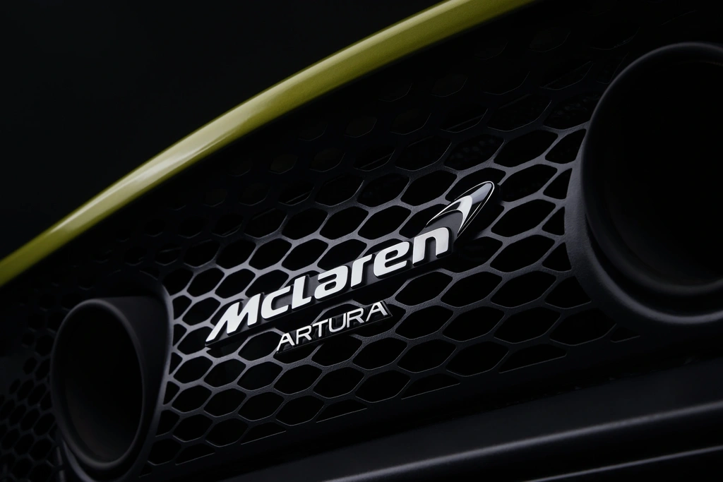 mclaren artura 