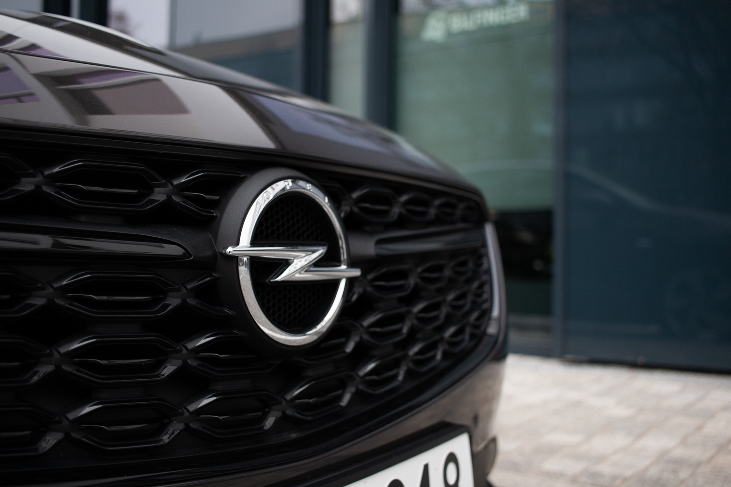opel zmienia logo