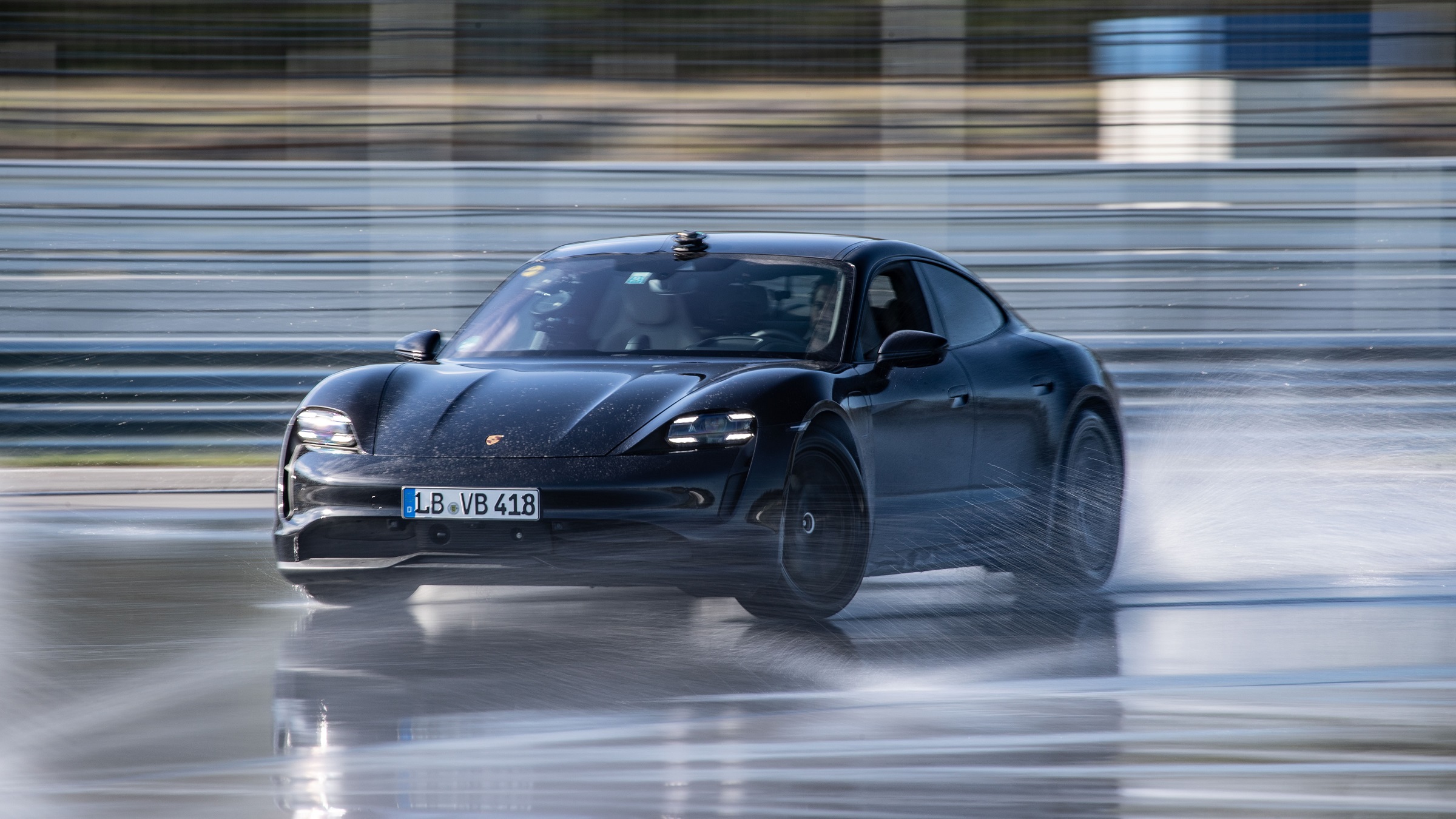 Porsche Taycan ustanowiło rekord driftu. Fajnie, tylko po co?