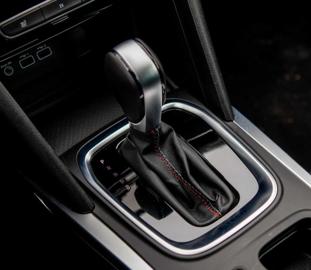 renault megane hybrid cena 