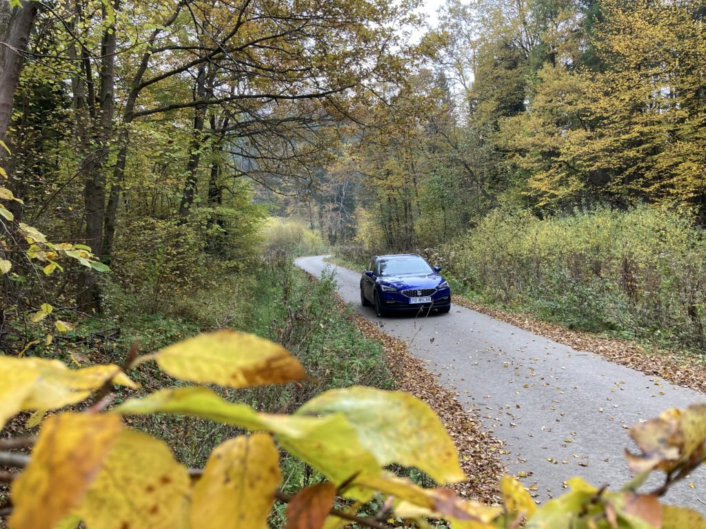 seat leon kombi cena 