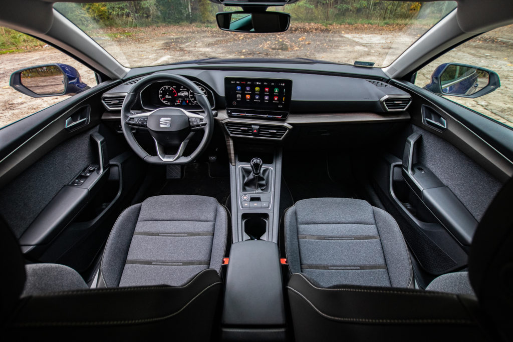 seat leon kombi cena 