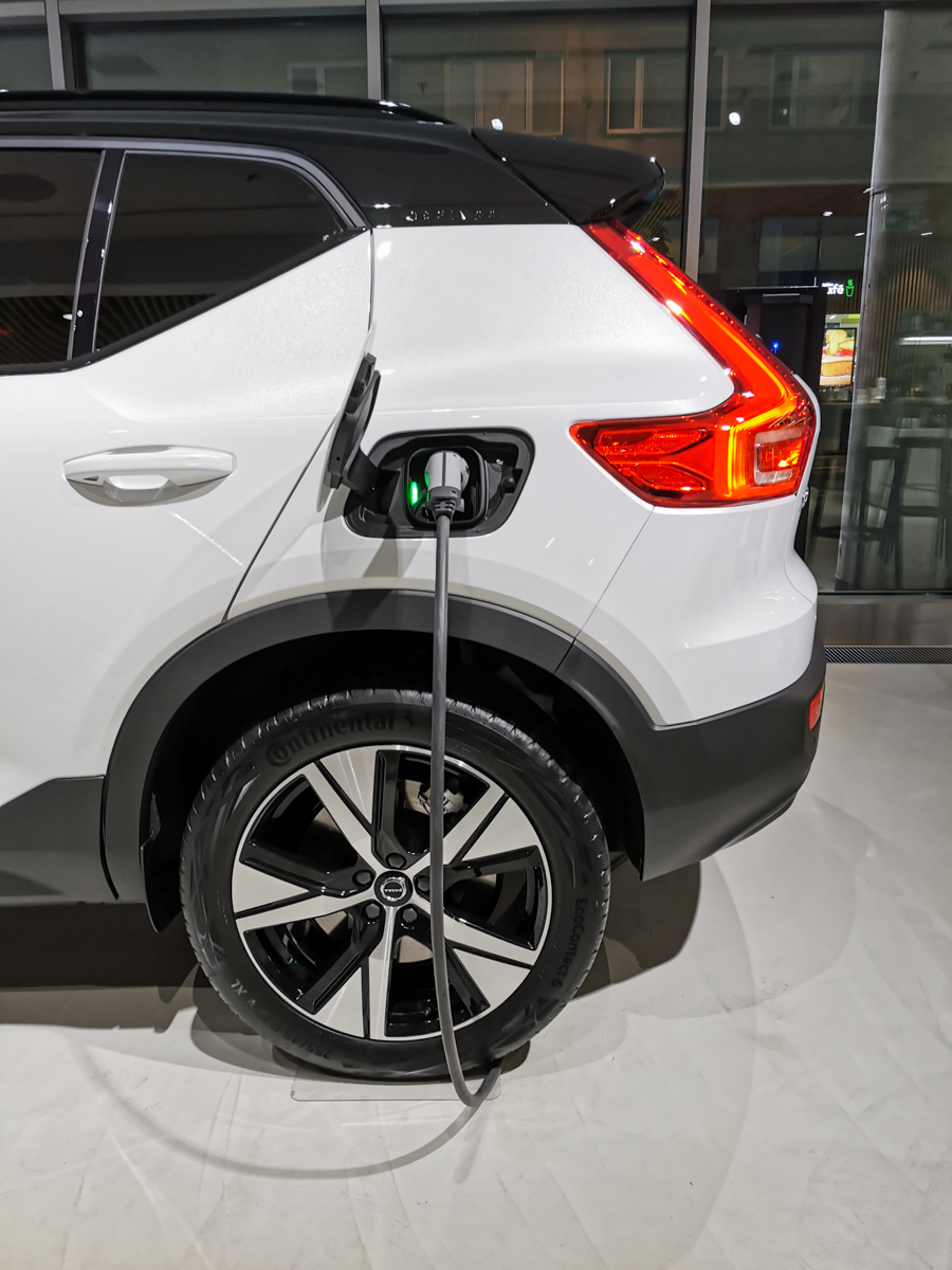 volvo xc40 recharge p8 android google 