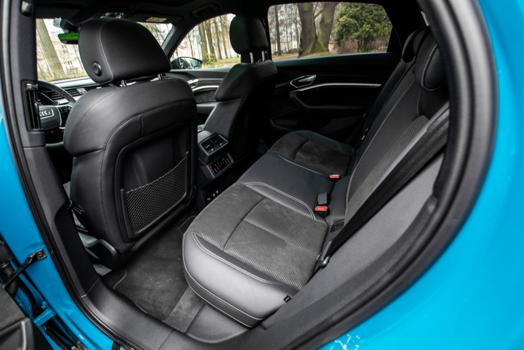 audi e-tron sportback miejsce z tyłu 
