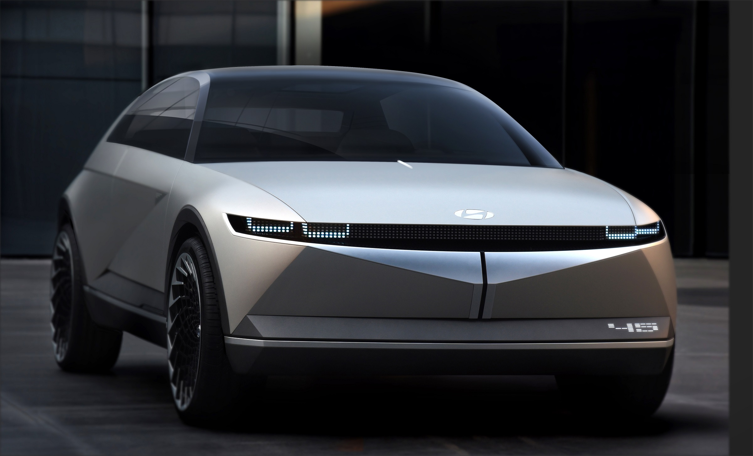 Nadjeżdzą Hyundai Ioniq 5, co wiemy o nowym elektrycznym SUV-ie?