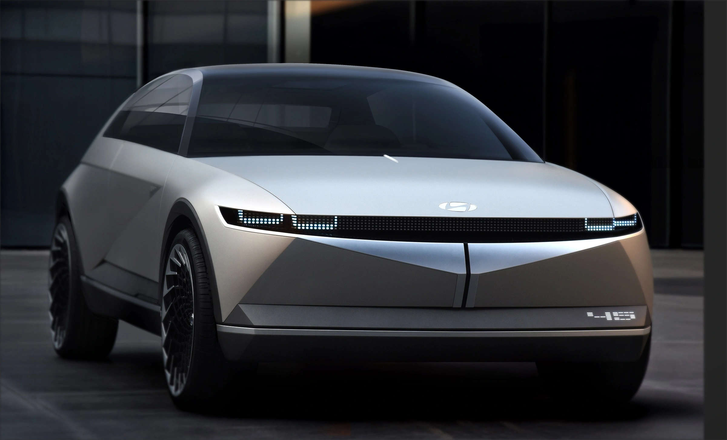 Nadjeżdzą Hyundai Ioniq 5, co wiemy o nowym elektrycznym SUV-ie?