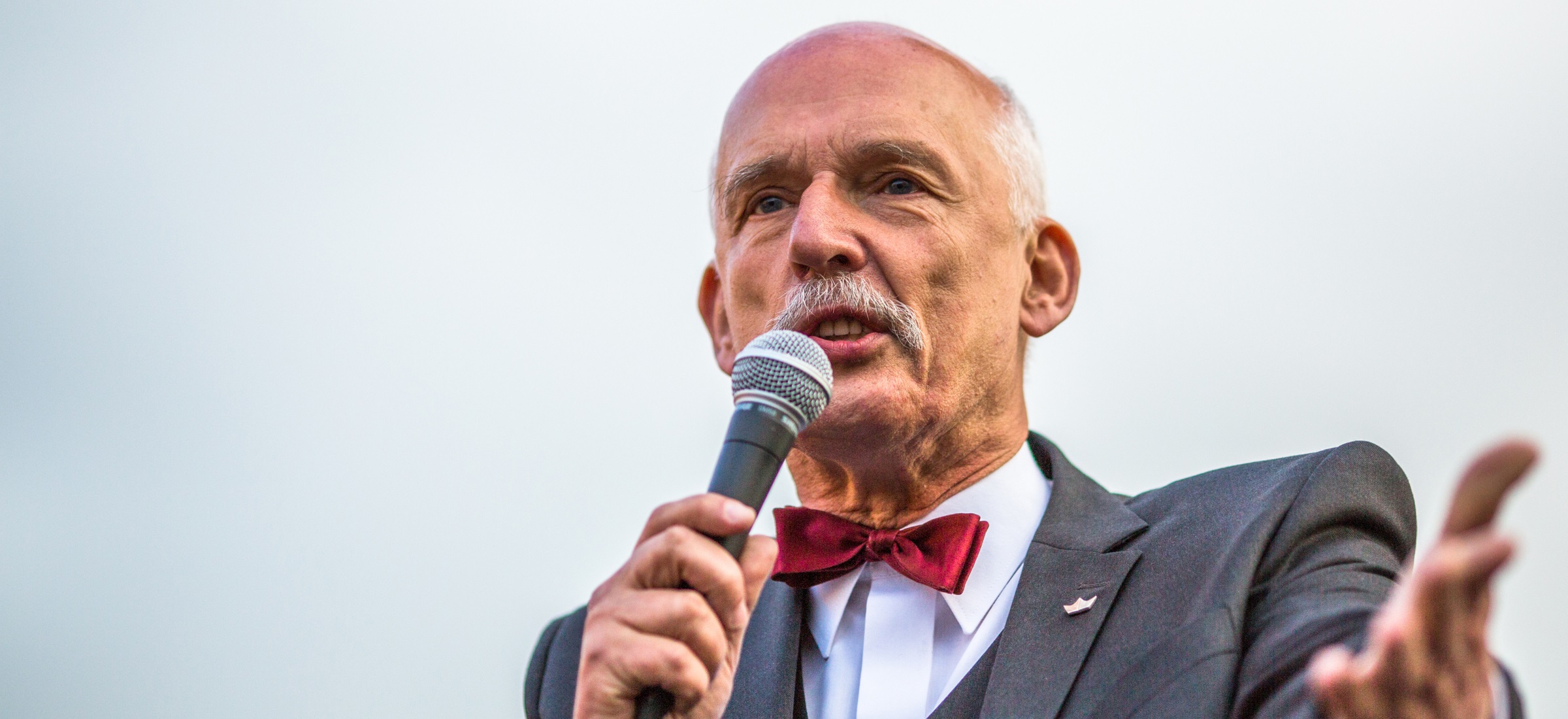 Janusz Korwin-Mikke miał wypadek samochodowy z udziałem ciężarówki