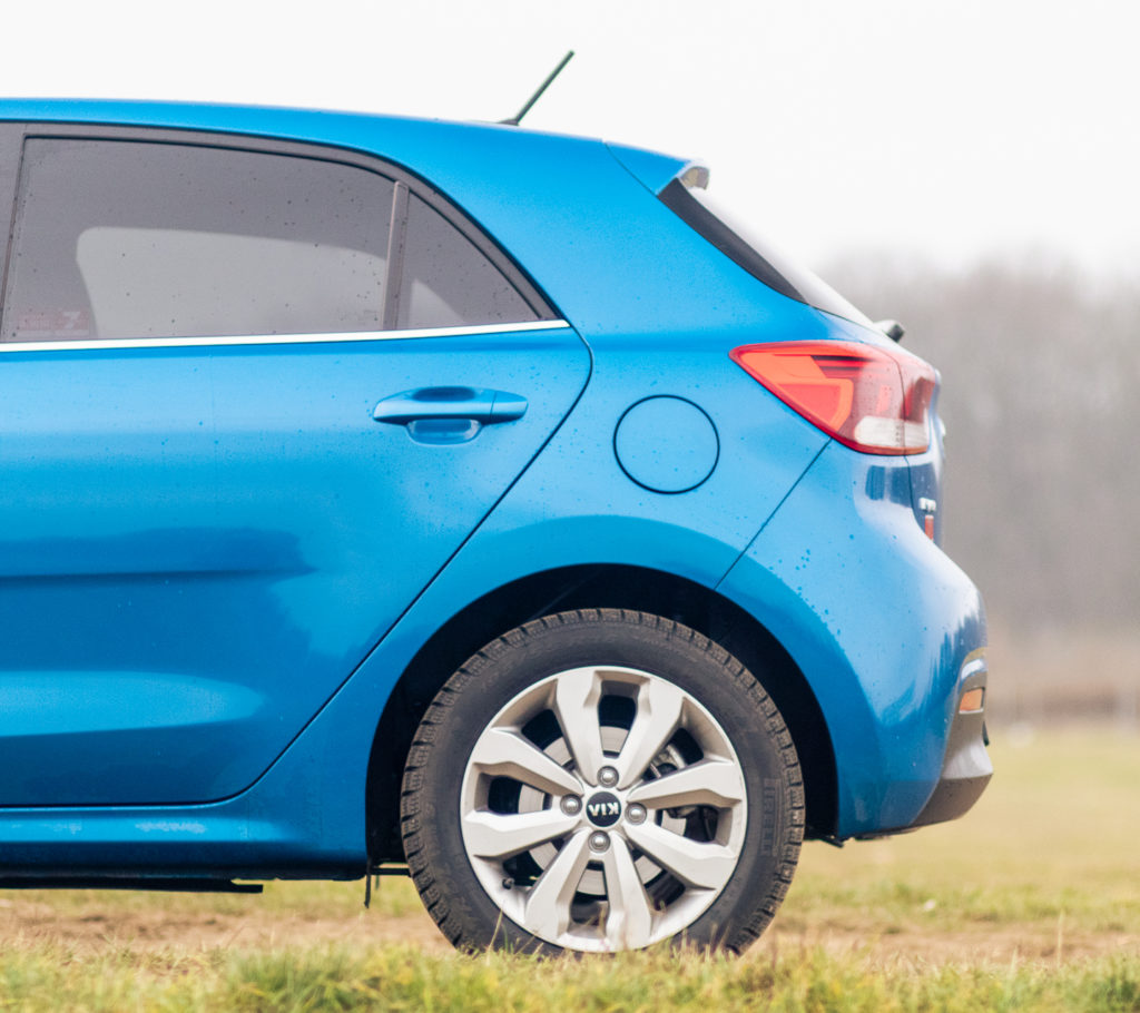 kia rio cena
