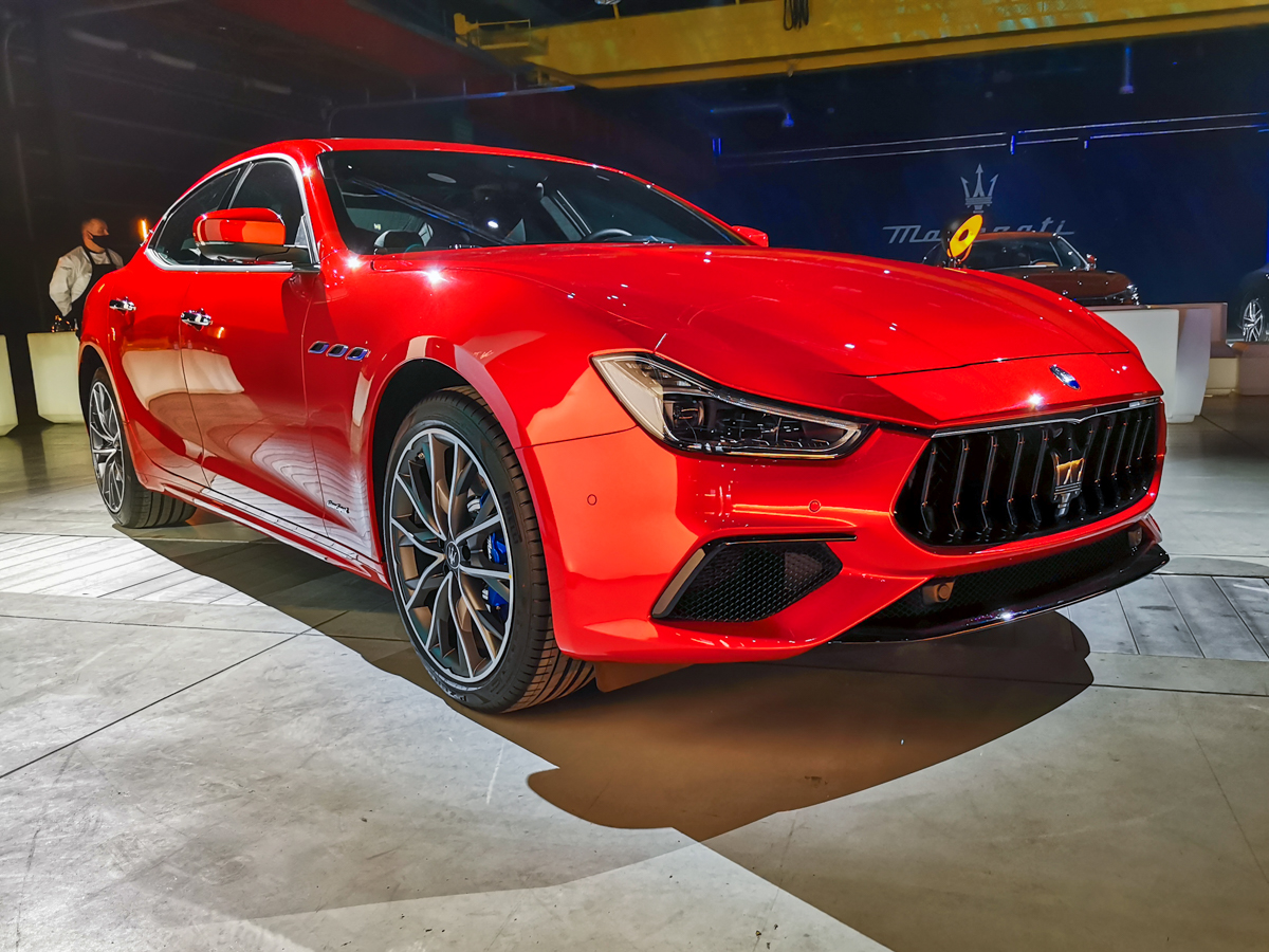maserati mc20 premiera 