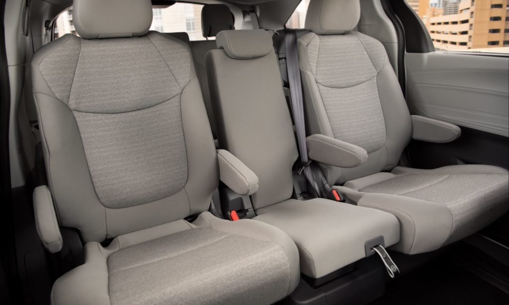 toyota sienna cena 2021 
