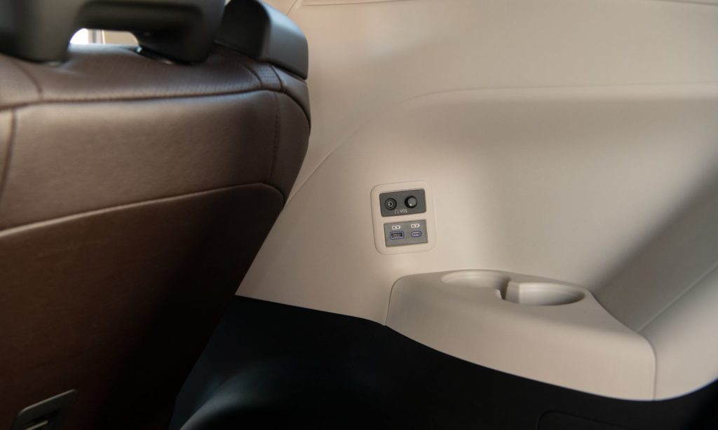 toyota sienna cena 2021 