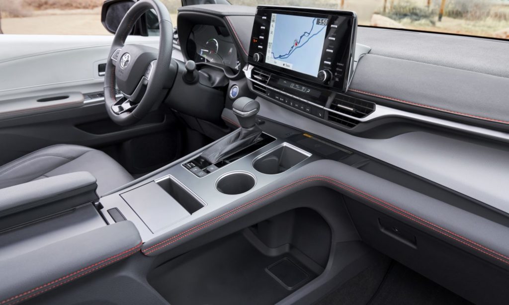 toyota sienna cena 2021 