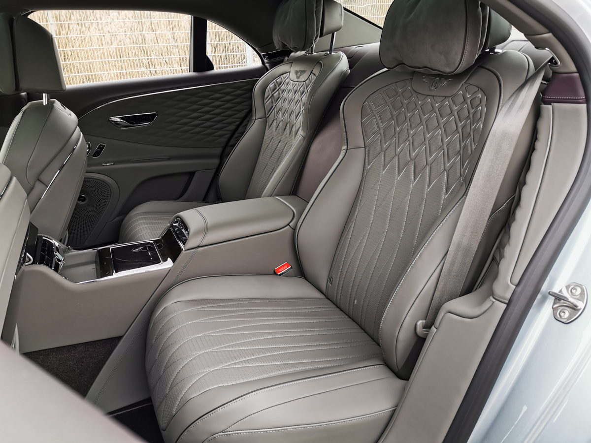 bentley flying spur v8 