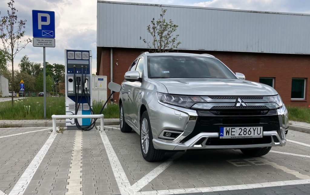 mitsubishi outlander phev ładowanie 