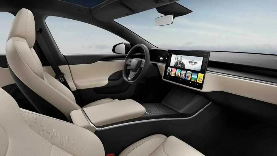 Tesla Model S lifting