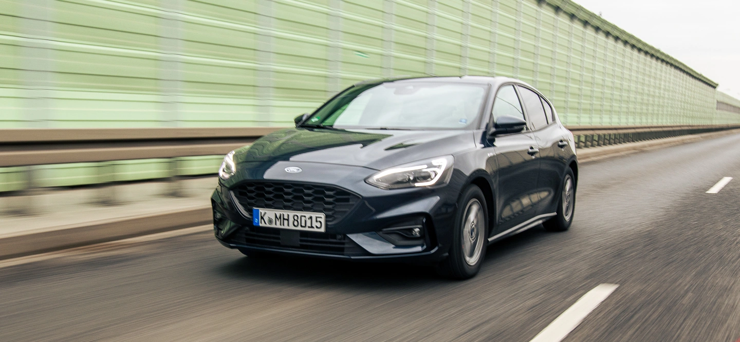 Ford Focus z łagodną hybrydą sprawił, że średniość to jego zaleta