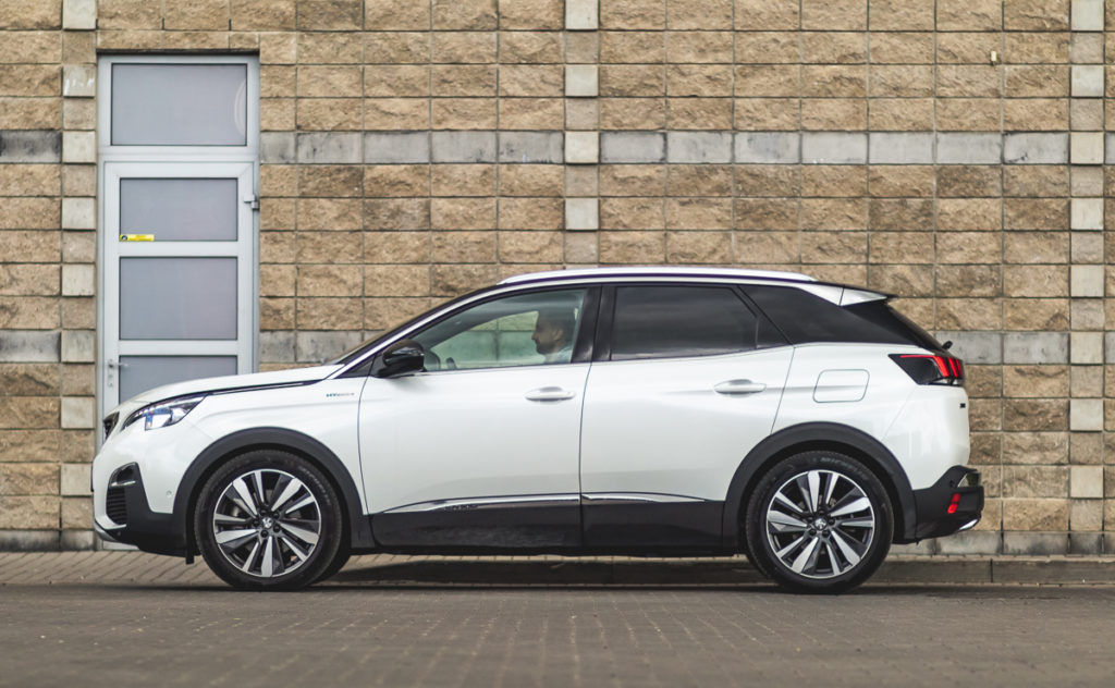 peugeot 3008 plug in 