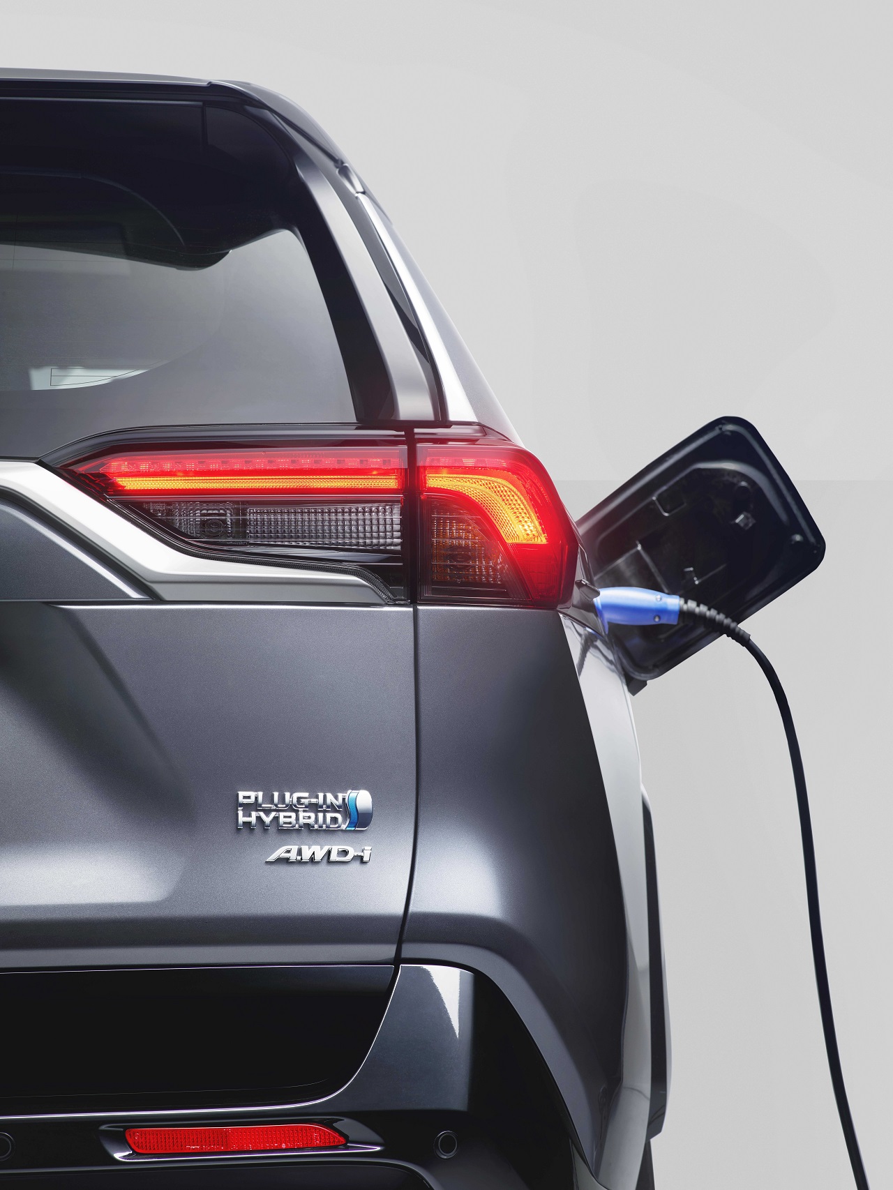 reklama toyoty wprowadza w błąd hybryda plug in spalanie 