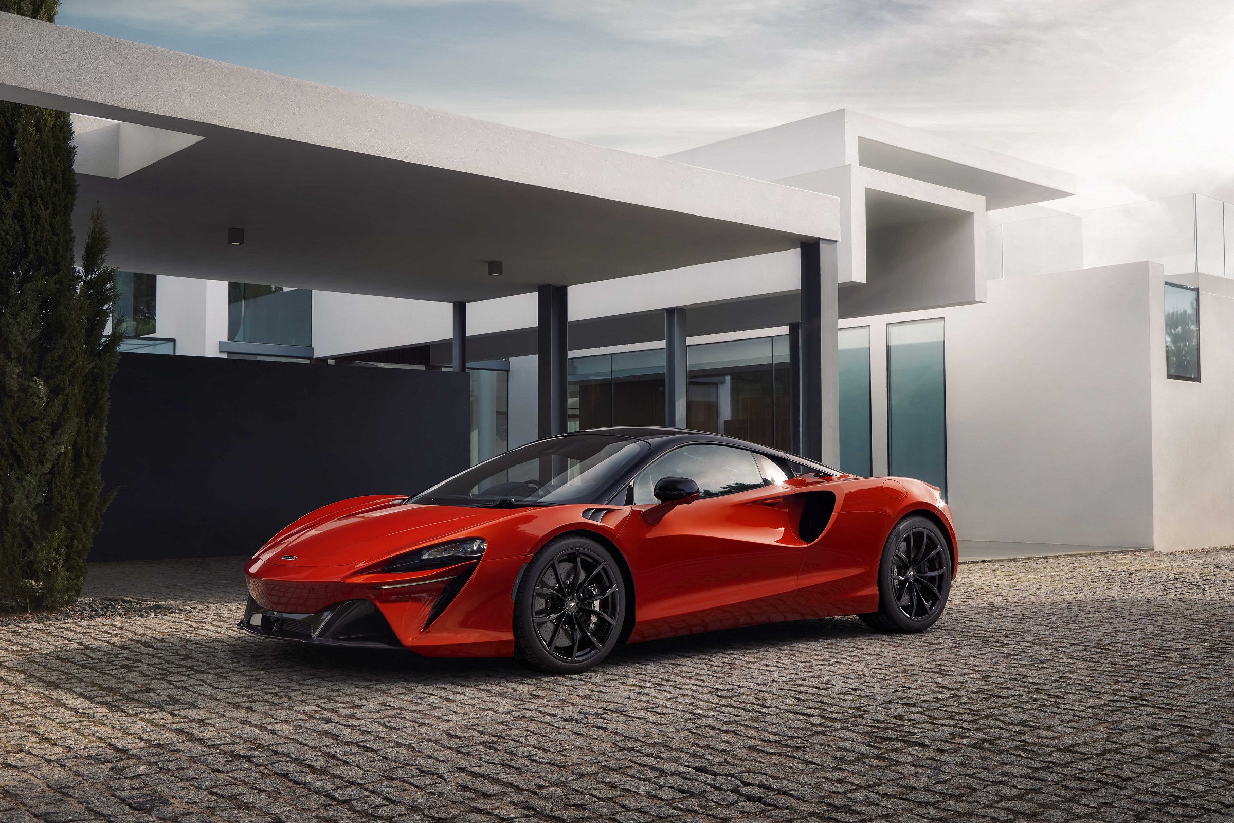 McLaren Artura hybryda