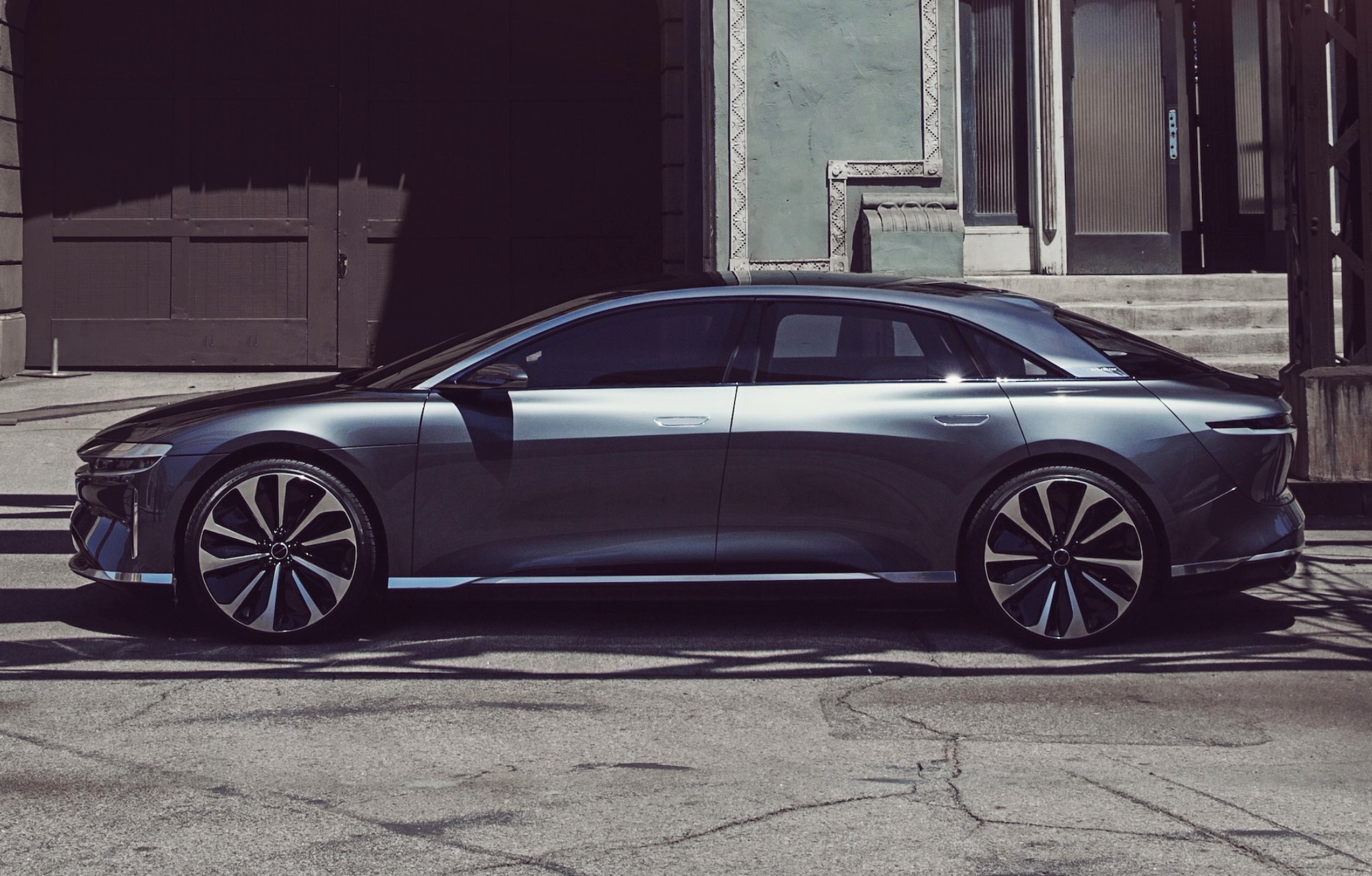 rywal tesli lucid air 