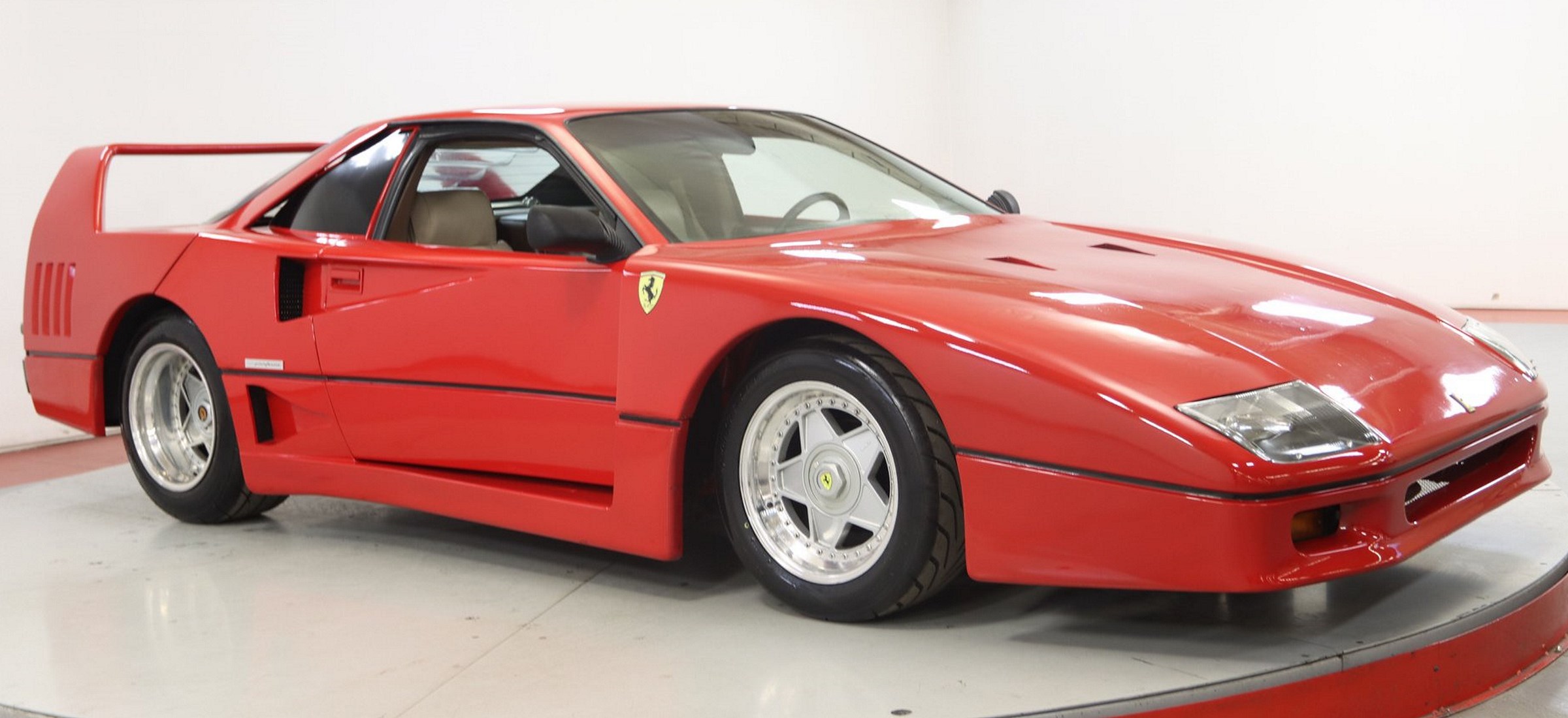 Ferrari F40 replika