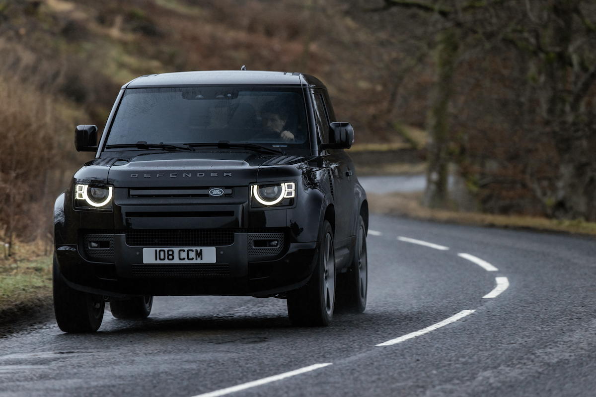 land rover defender v8 cena polska 