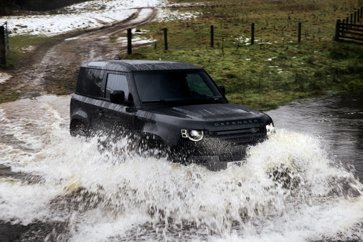 land rover defender v8