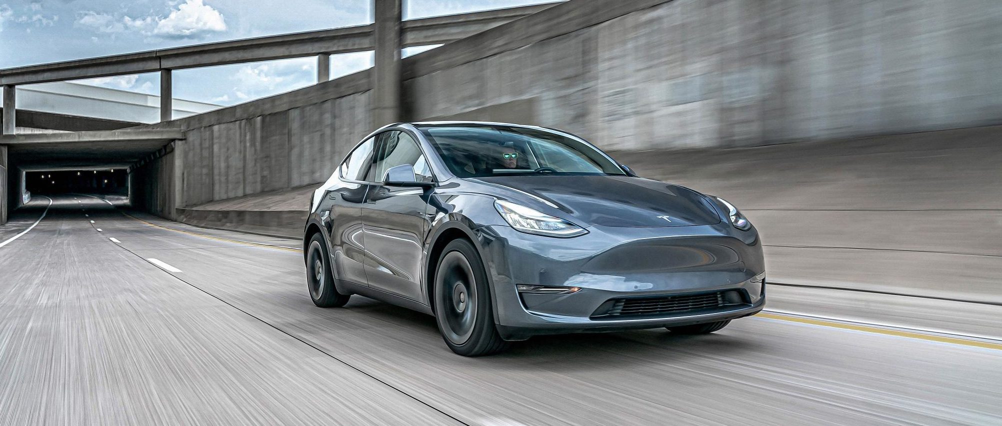 tesla model y cena niemcy 