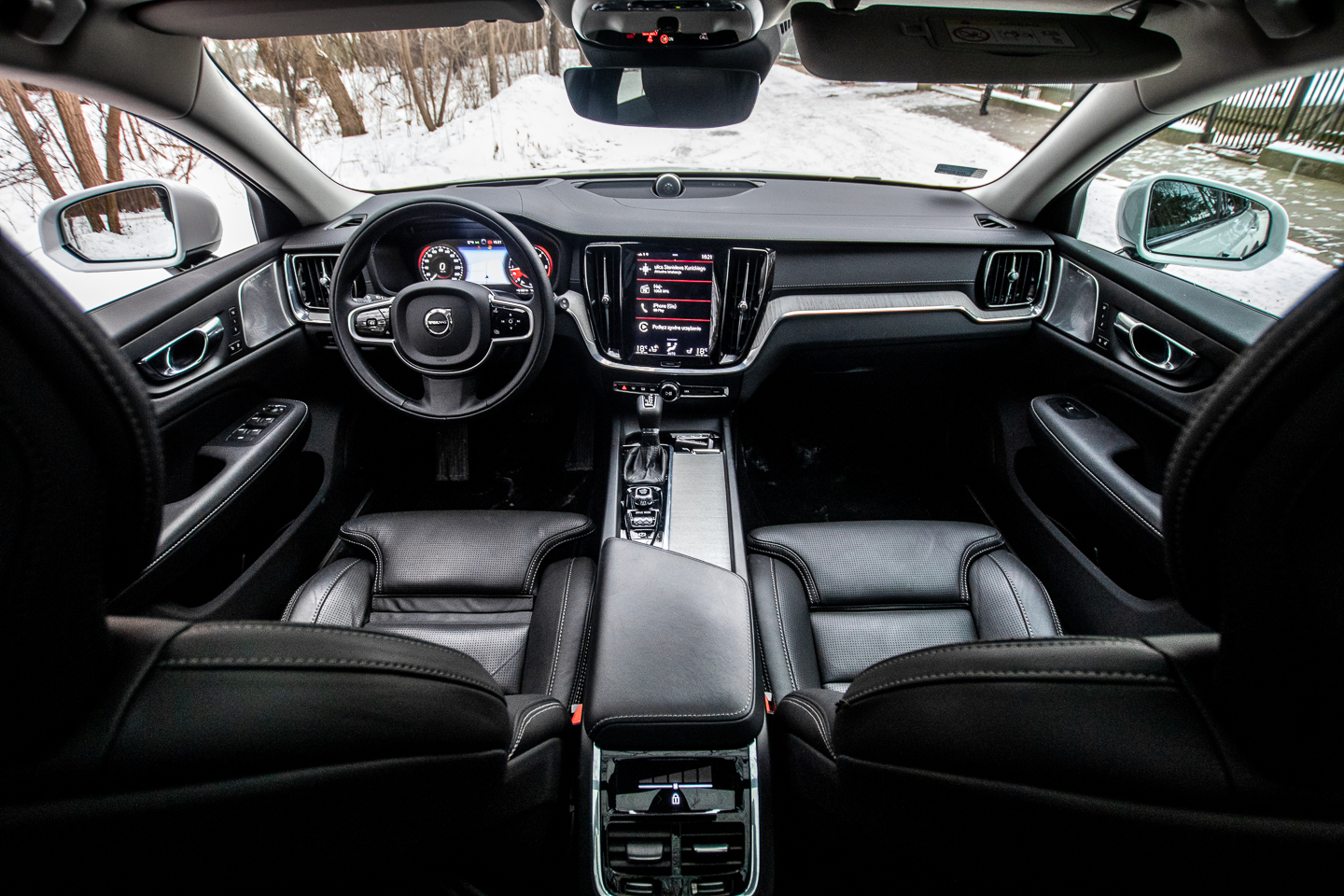 volvo cross country cena 