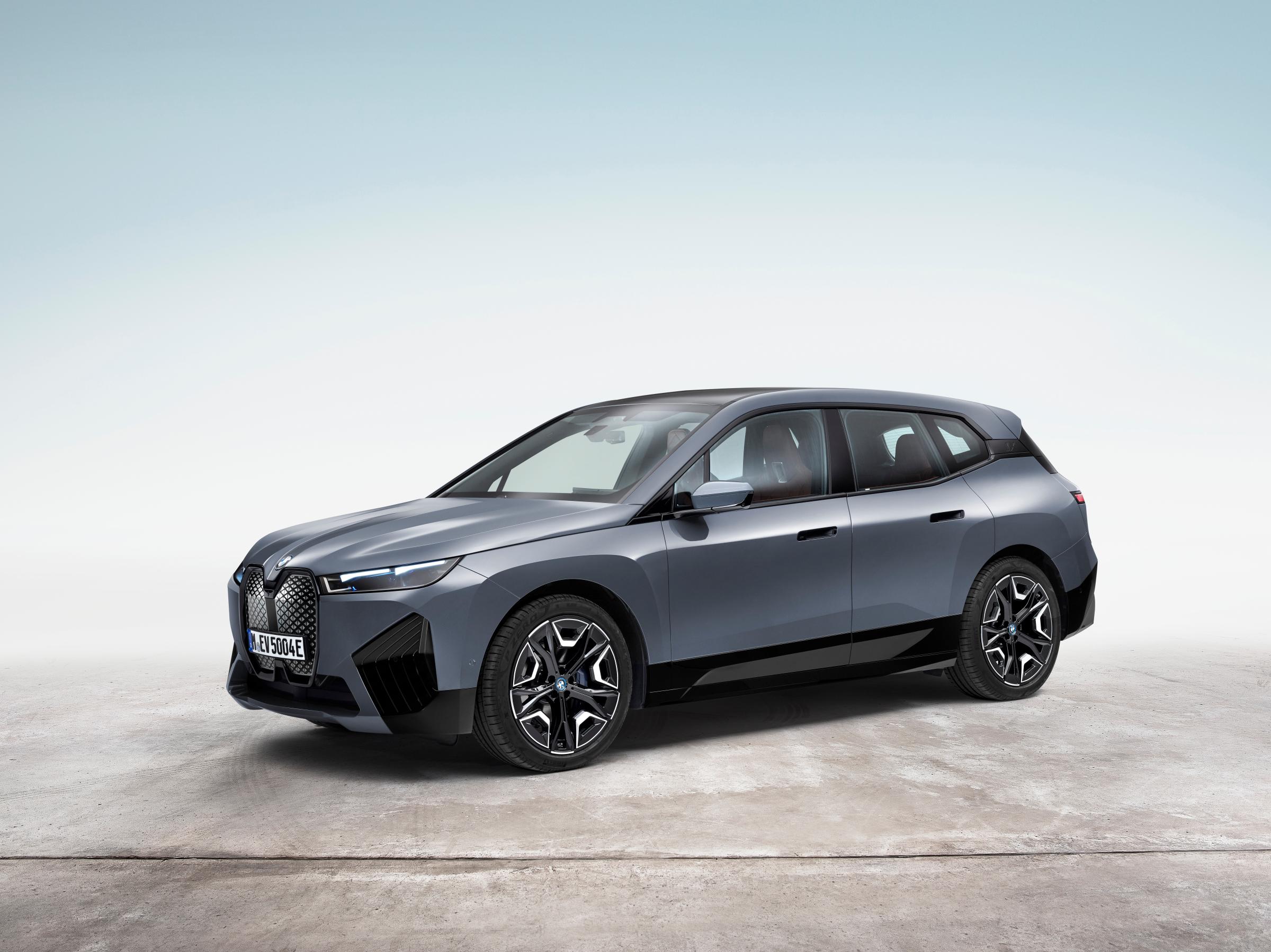 bmw ix cena 