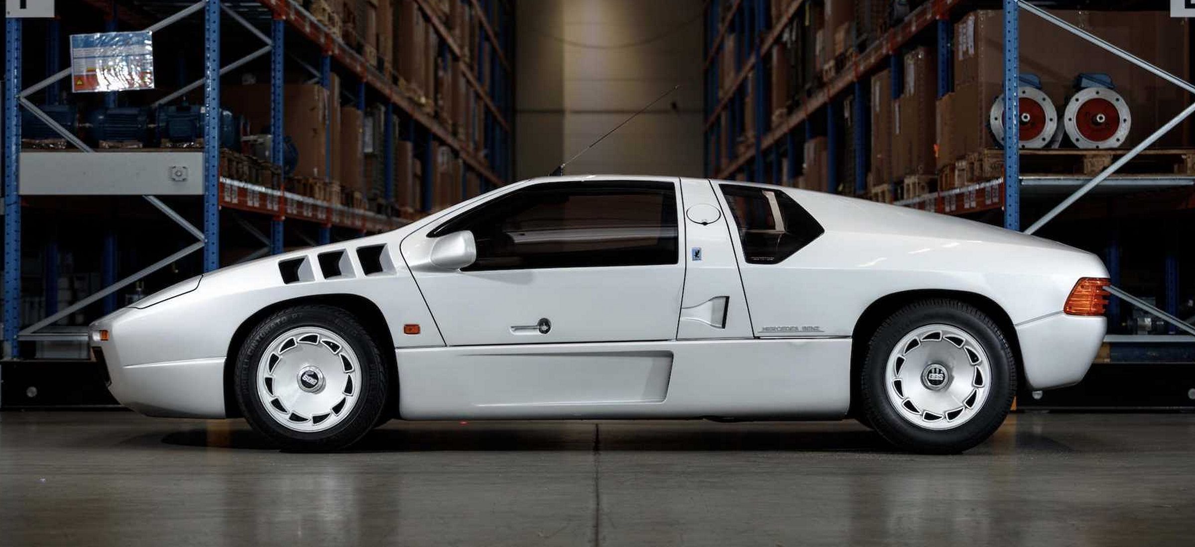 Isdera Imperator 108i