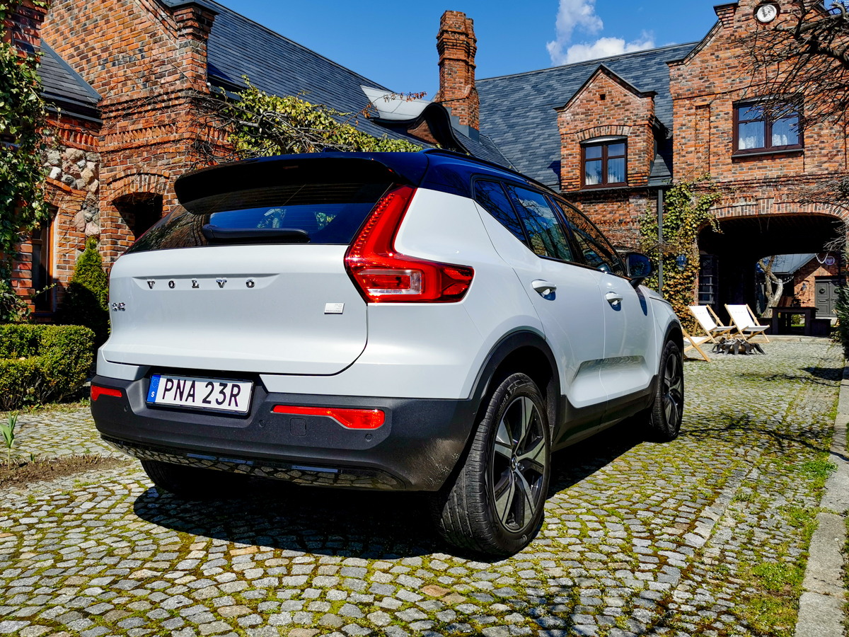volvo xc40 recharge p8 