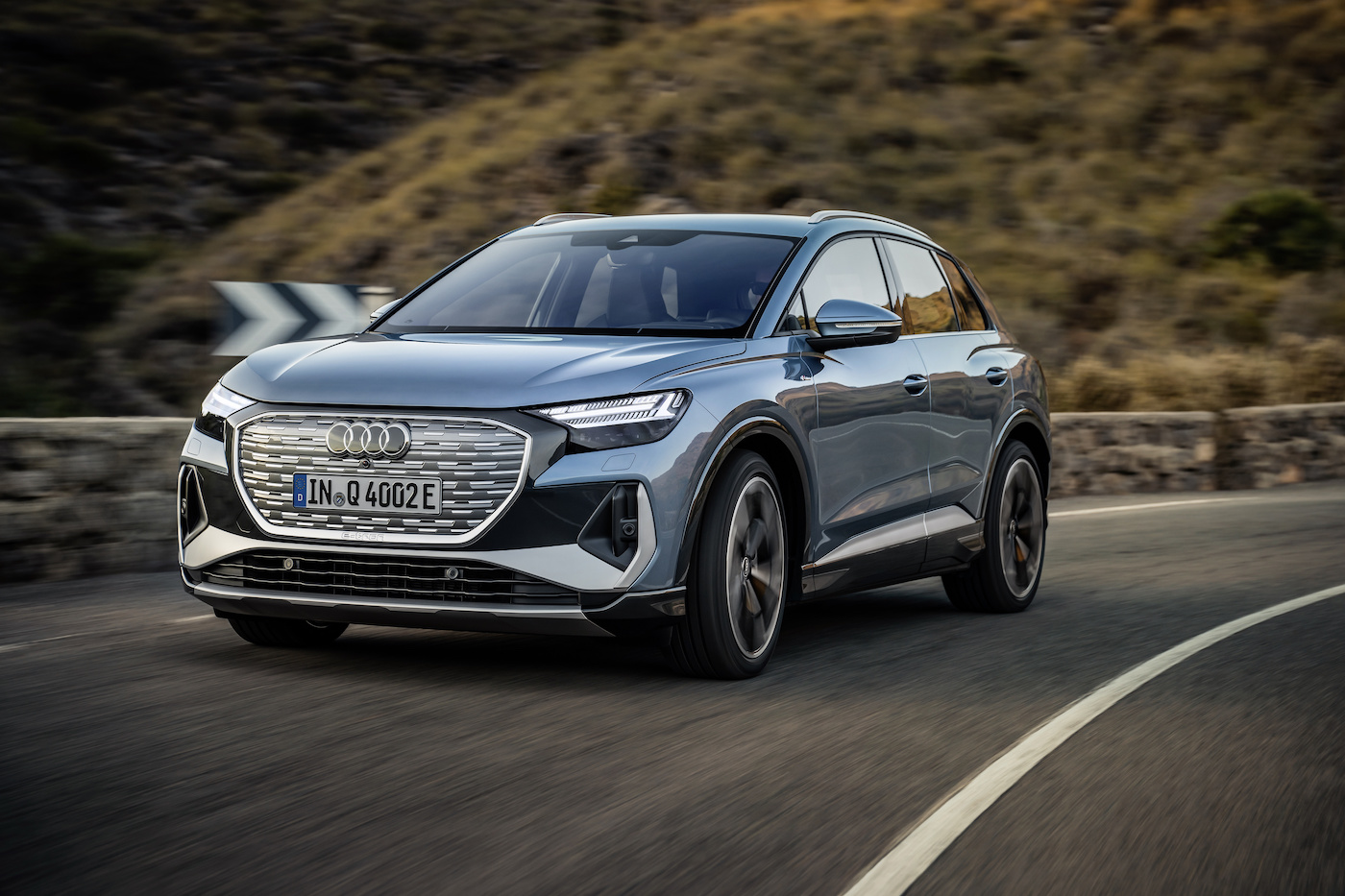 Audi Q4 e-tron z oficjalną polską ceną. Jest niewiele droższe od Skody