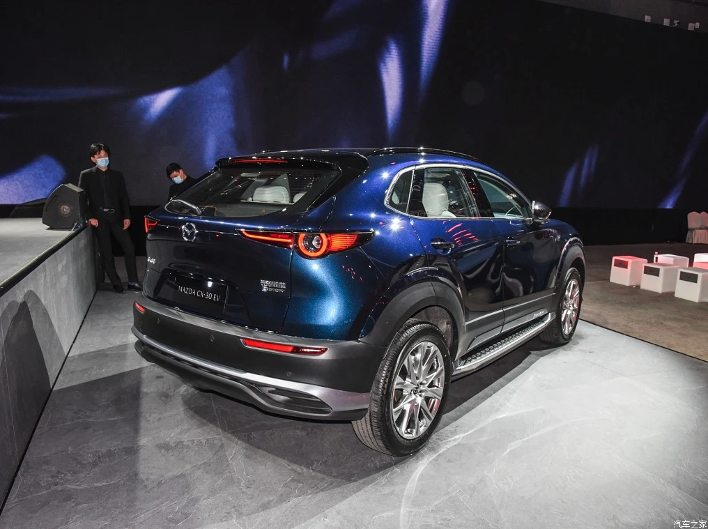 elektryczna mazda cx-30