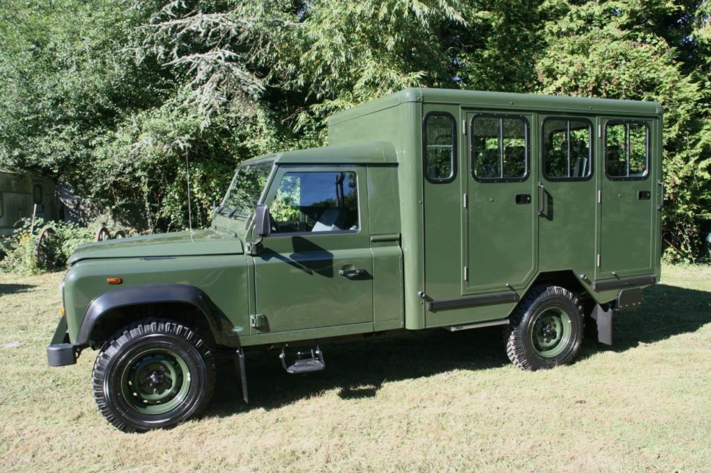 Land Rover Defender 130 