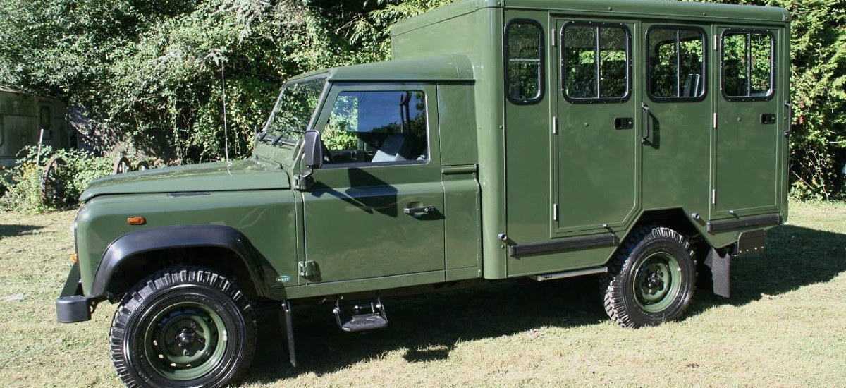 Land Rover Defender 130